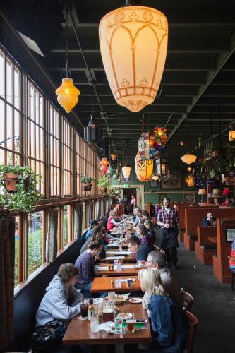 Hotel Mcmenamins Kennedy School