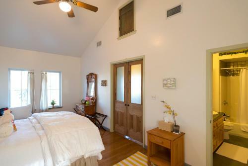 Bed & Breakfast Guesthouse Cabin Near The River