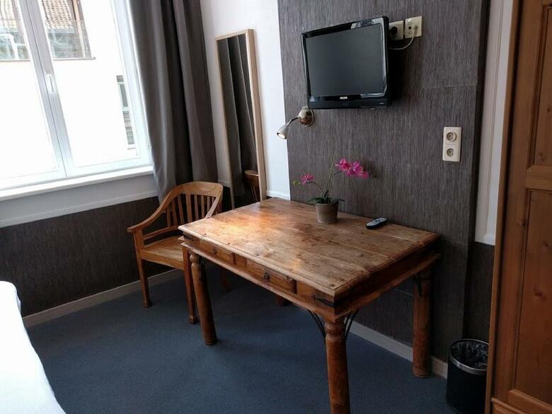 Canalview Hotel Ter Reien