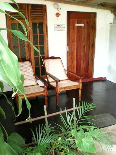 Hostal Lotus Inn Tourist Resort