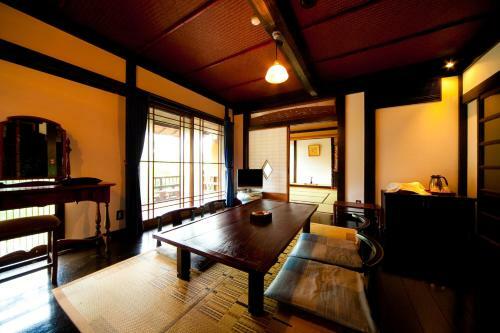 Hatago Kayausagi