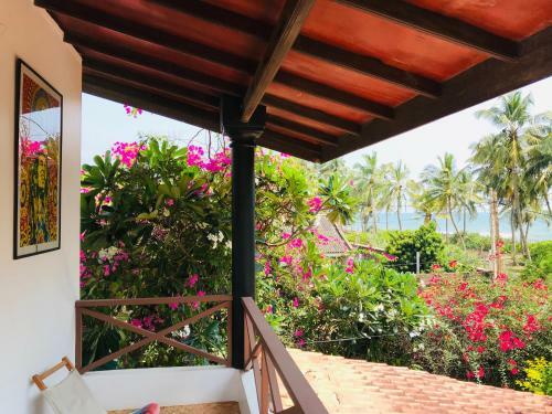 Sri Beach Bungalows And Villa