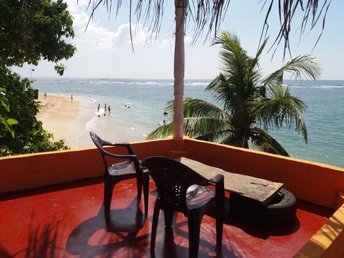 Hostal Sayuri Beach Hotel