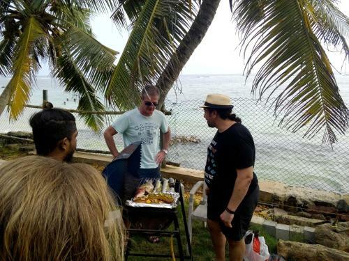 Hostal Sayuri Beach Hotel