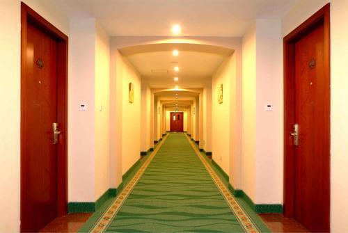 Hotel Greentree Inn Dalian Airport