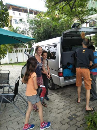 Hostal Dions Guest House