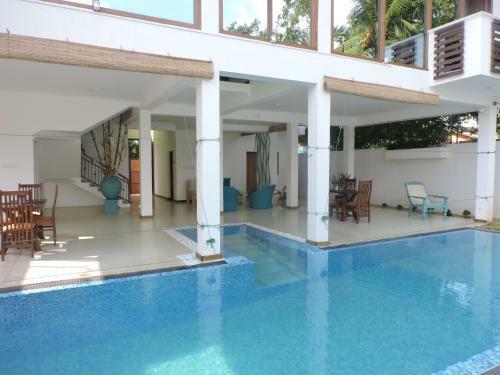 Hostal Binnacle Negombo