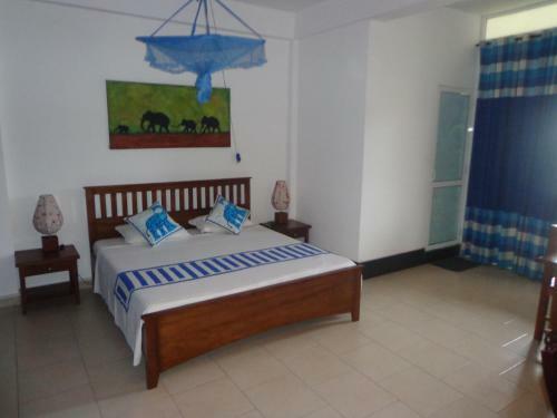 Hostal Blue Elephant Tourist Guesthouse