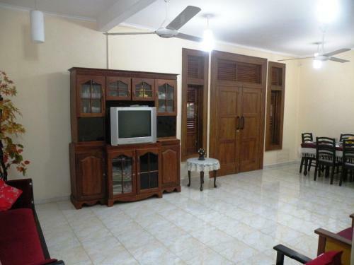 Henderson Airport Residence