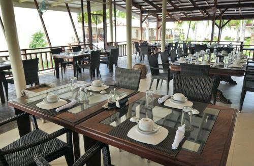 Hotel Anika Island Resort