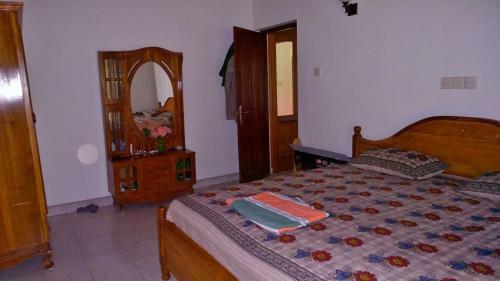 Hostal L.l.p. Guest House