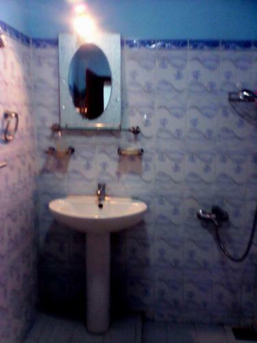 Hostal L.l.p. Guest House