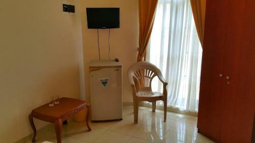 Hostal Holiday Fashion Inn