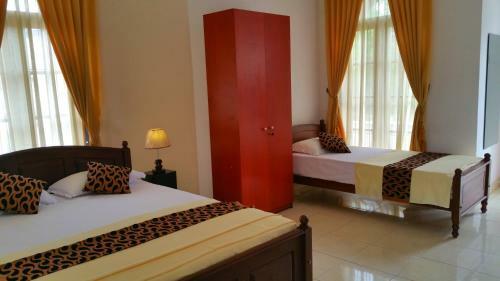 Hostal Holiday Fashion Inn