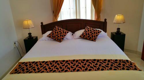 Hostal Holiday Fashion Inn