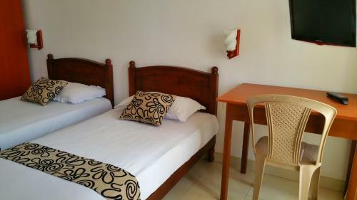 Hostal Holiday Fashion Inn