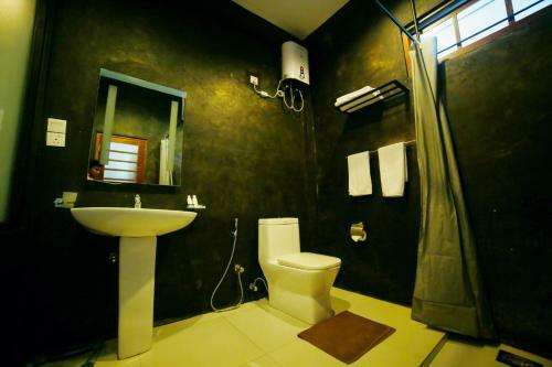 Airport City Hub Hotel