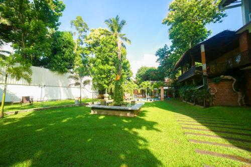 Airport City Hub Hotel