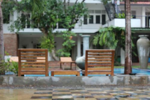 Airport City Hub Hotel