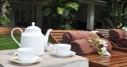 Airport City Hub Hotel