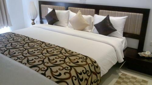 Ruins Chaaya Hotel
