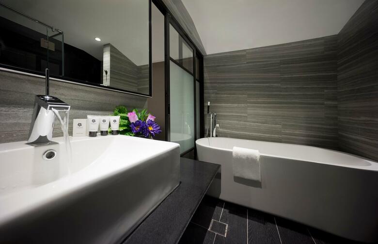 Hotel 81 Opera