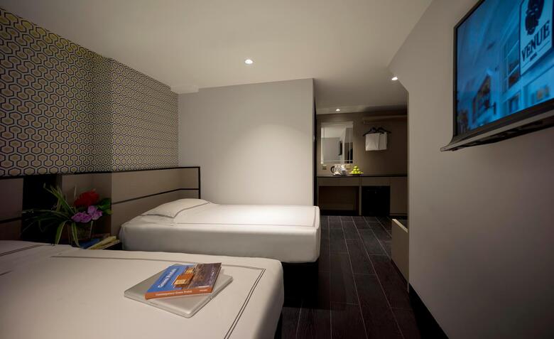 Hotel 81 Opera
