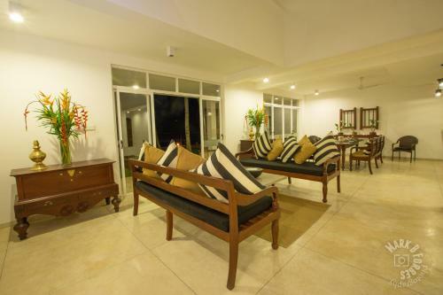 Villa Amandhira