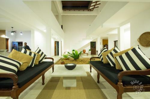 Villa Amandhira