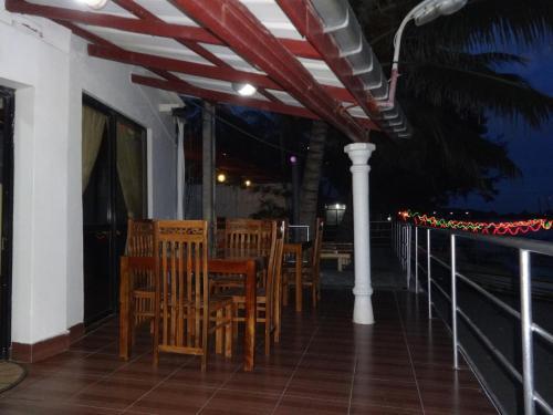 Hotel Dutch Bay Beach Cottages