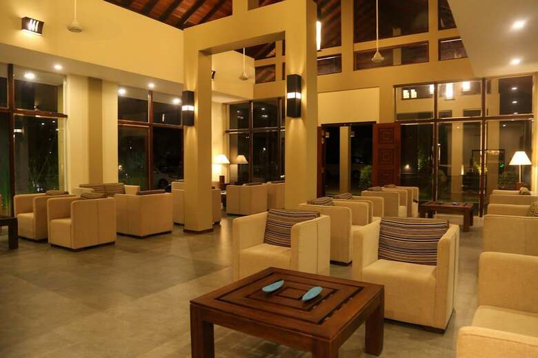 Hotel Chaarya Resort & Spa
