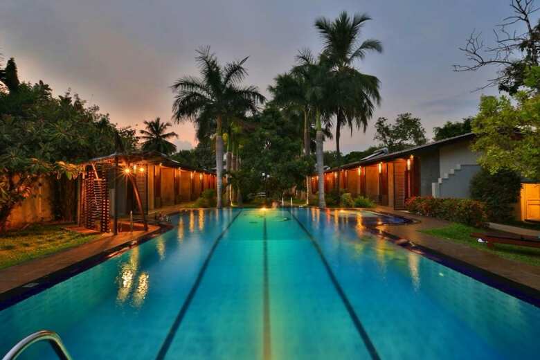 Hotel Chaarya Resort & Spa