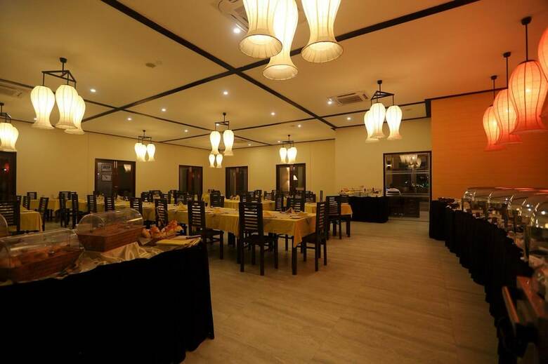 Hotel Chaarya Resort & Spa