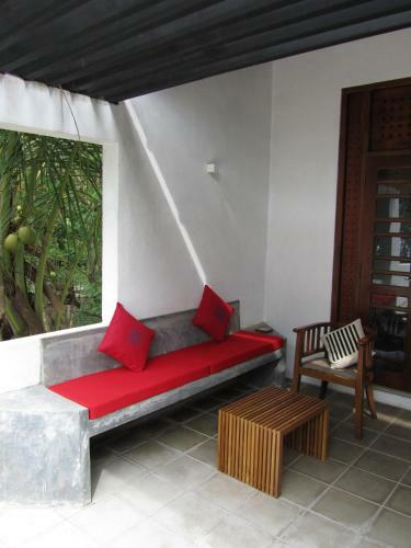 Hotel Isana Beach House