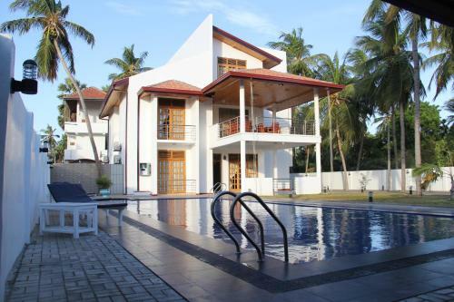 Hotel Bluewater Beach Resort