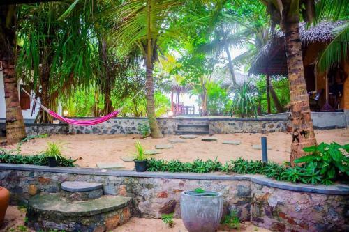 Hotel Shehani Beach Bungalow