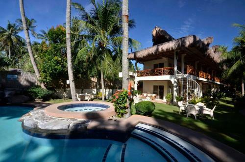 Hotel Mike's Dauin Dive Resort