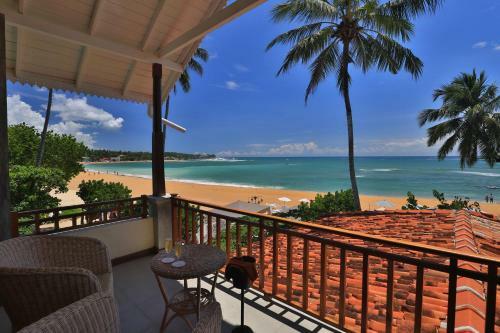 Hotel Thaproban Beach House