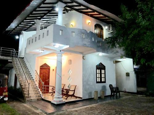 Hostal Tiny Royal Palace