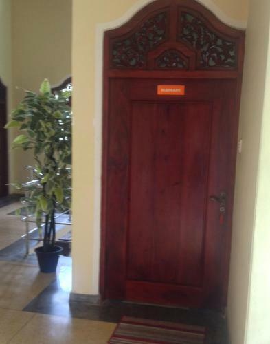 Hostal Tiny Royal Palace