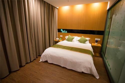 Vatica Shanghai Jiading District Anting Metro Station Moyu Road Hotel