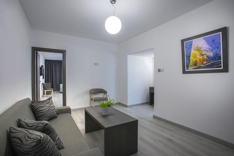Hotel Apartments Petrou Bros