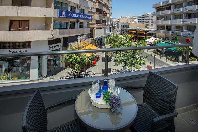 Hotel Apartments Petrou Bros