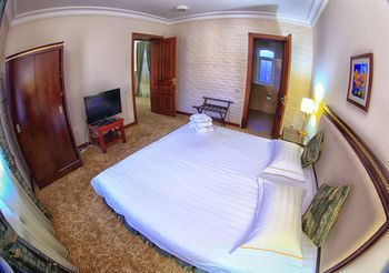 Sharq Hotel