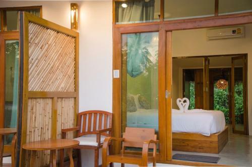Hotel Ruean Thai Nai Bang Resort