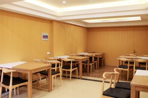 Greentree Inn Jiangxi Xinyu Railway Station Square Express Hotel