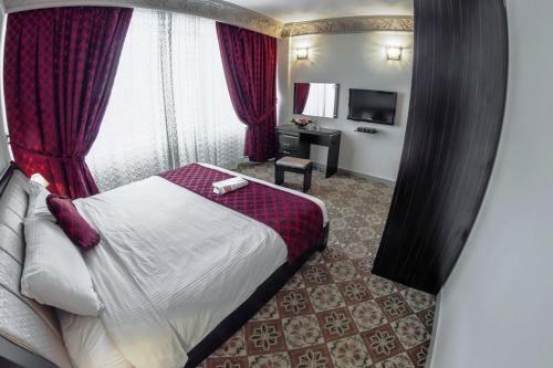 Sara Palace Apartments- Family Only