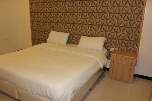 Al Amoria Furnished Apartments 4