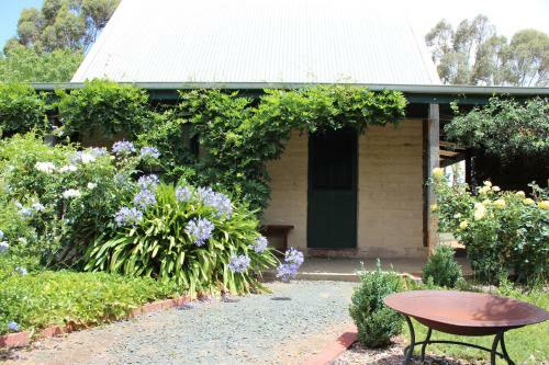 Bed & Breakfast Elinike Guest Cottages