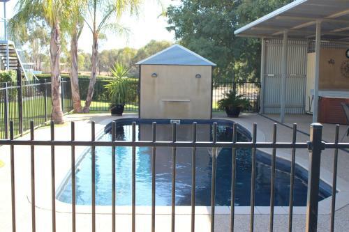 Bed & Breakfast Elinike Guest Cottages